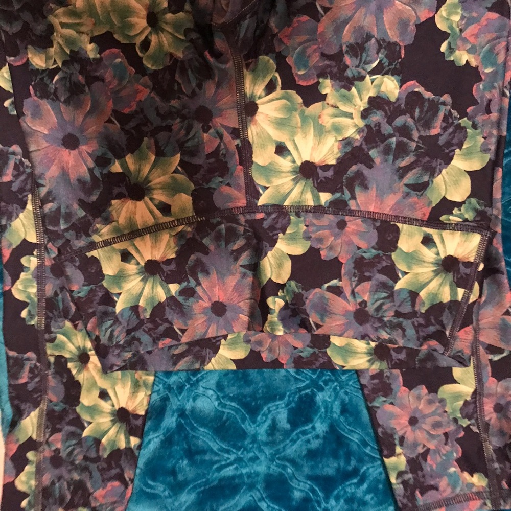 Fabletics Tights - image 2